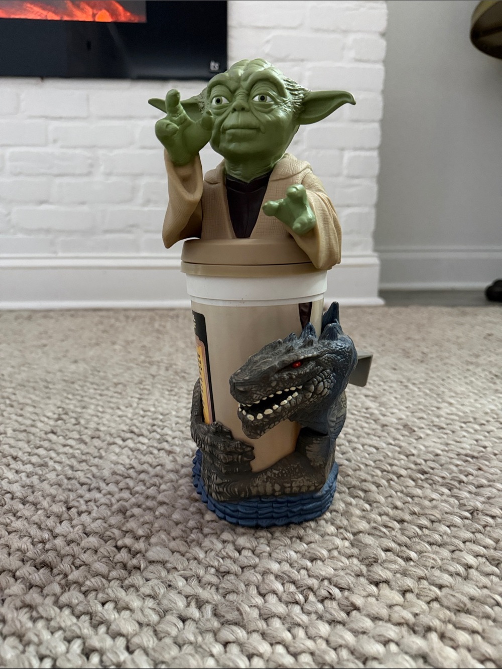 Star Wars Yoda Sculpted Reptile Cup - Green & Beige
